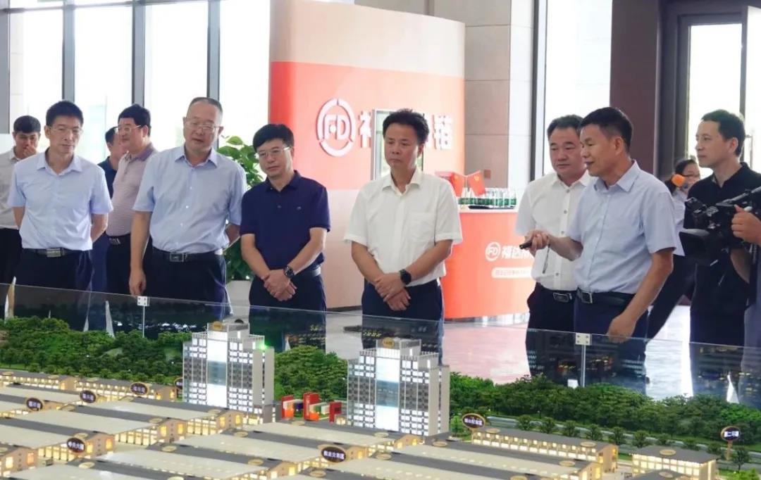 桂林市人大常委会主任张晓武带队赴桂林usdt网投娱乐农产品冷链物流园调研